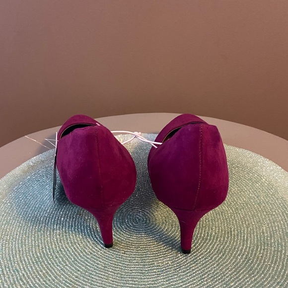New never worn purple suede pumps - Picture 3 of 4